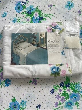 Vintage Sheet Pequot 100% Cotton - Floral